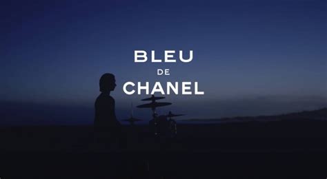 musique bleu de chanel 2022|Fire : musique de la pub Bleu de Chanel, instinctive and electric .